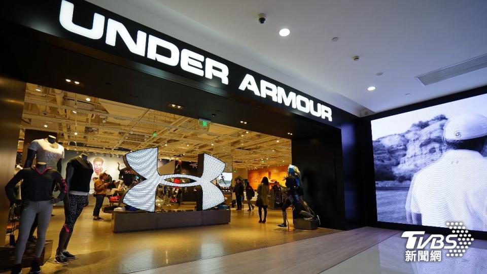 美國運動服飾品牌Under Armour宣布即將對公司進行整頓、裁減員工人數。（示意圖／達志影像shutterstock）