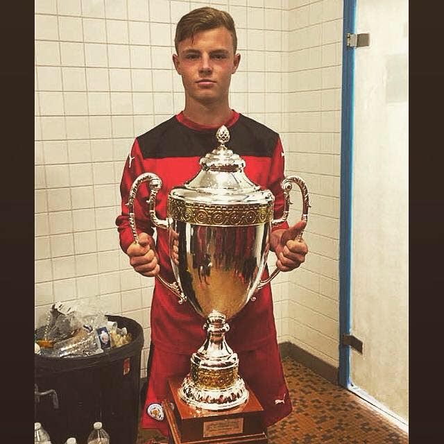 Ethan Hodby jugó hasta la categoría juvenil del Leicester (Foto Facebook Ethan Hodby).