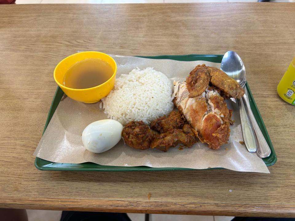 Fiie's Cafe - Chicken Rice