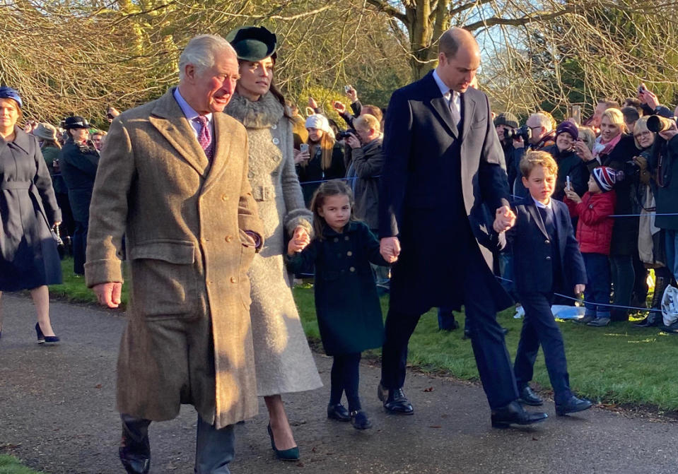 Kate Middleton et William : George et Charlotte font sensation à la messe de Noël