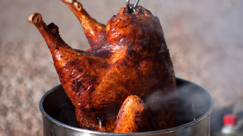 Deep-frying turkey in pot