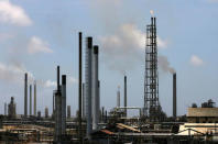 The Isla refinery is seen in Willemstad on the island of Curacao June 16, 2008. REUTERS/Jorge Silva/File Photo