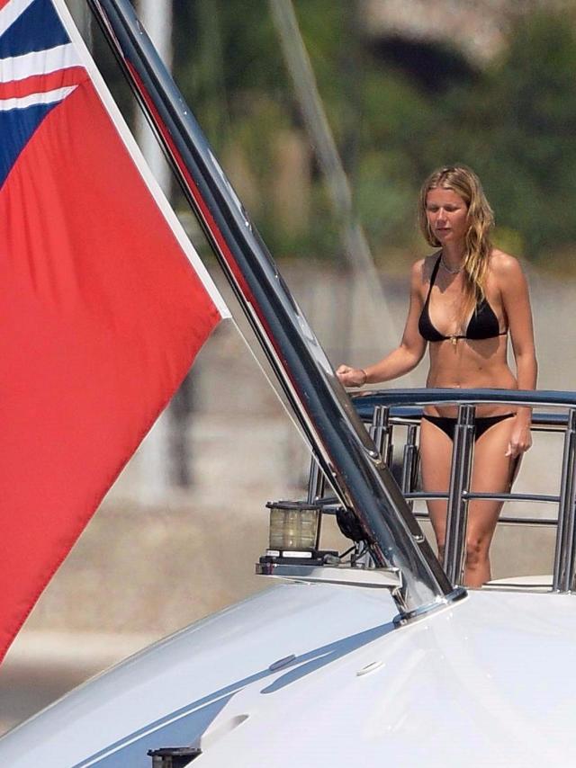 PHOTOS] Gwyneth Paltrow Bikini Body Abs Yacht Pics