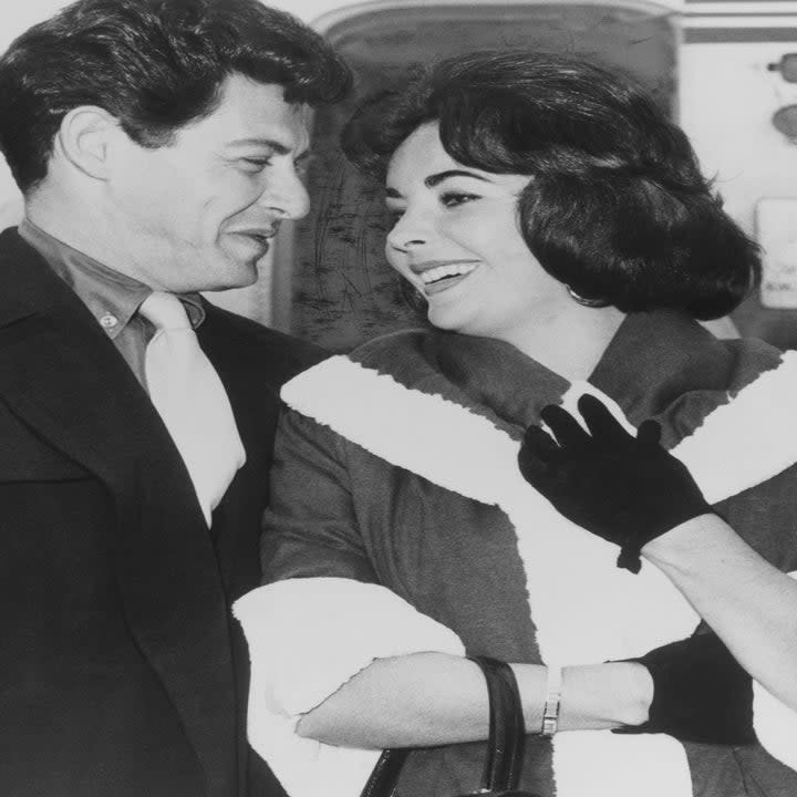 Elizabeth Taylor and Eddie Fisher arrive at London airport from Nice, 1959