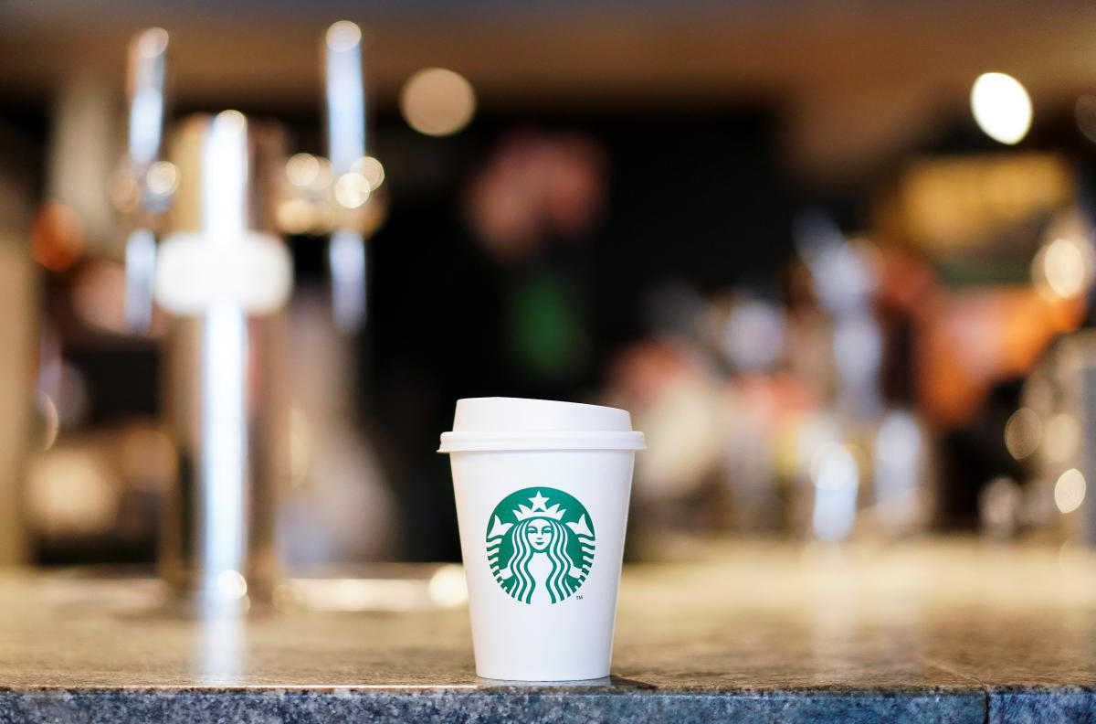 Starbucks announces trials for recyclable and compostable cups