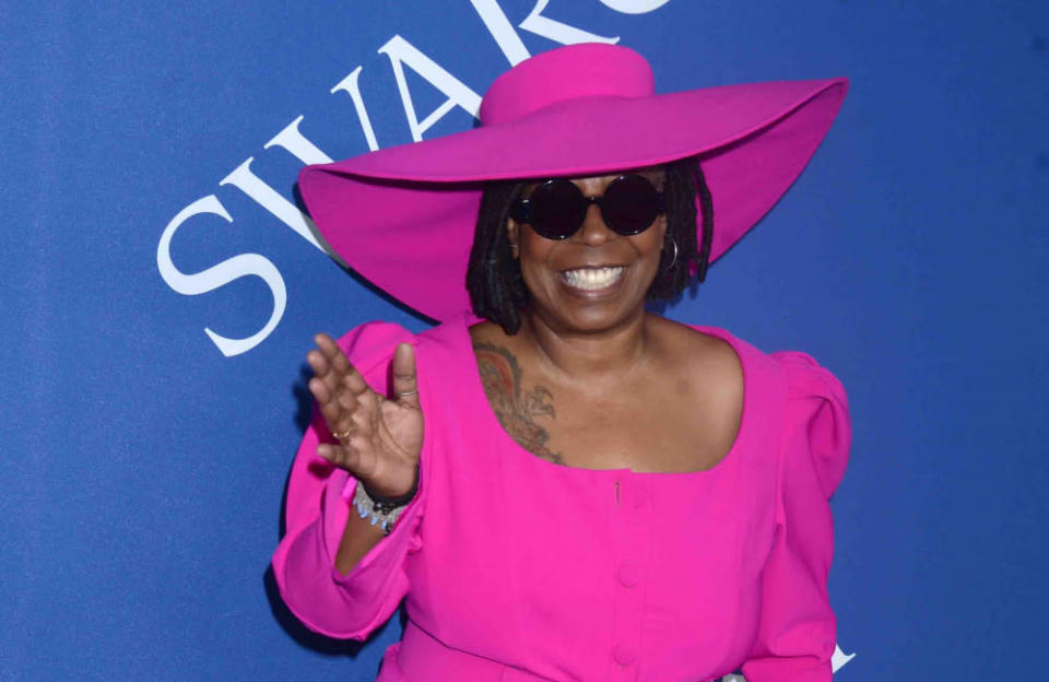 Before finding major Hollywood success, ‘Ghost’ actress Whoopi Goldberg had an interesting job that is really worth of mentioning. In an interview on ‘Oprah’s Master Class’, Whoopi revealed she was a mortuary beautician. She said: "I did hair and makeup on dead people. There was an ad in the paper! And I'm a licensed beautician as well, because I went to beauty school."