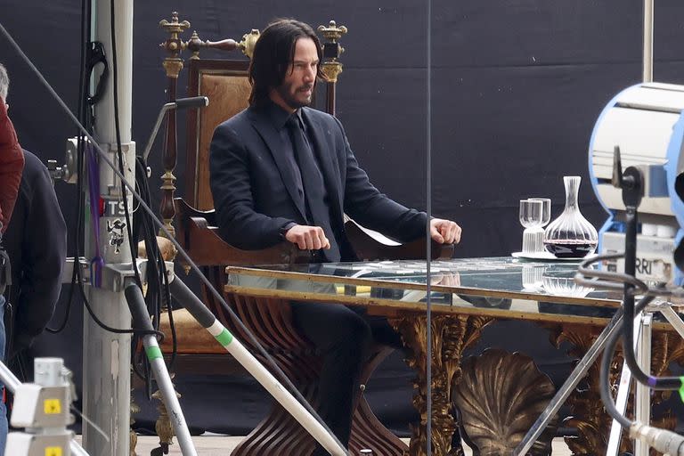 Keanu Reeves, durante el rodaje en el set de filmación de John Wick 4, en París