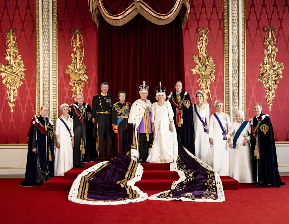 Charles und der Rest der hauptamtlichen Royals, nach der Krönung am 6. Mai. (Hugo Burnand/Royal Household 2023)
