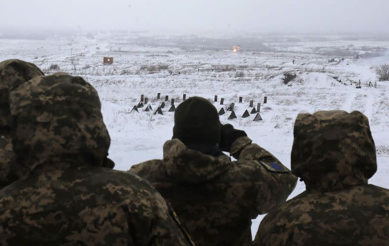 Ejercicio militar en Ucrania, en plena tensión con Rusia