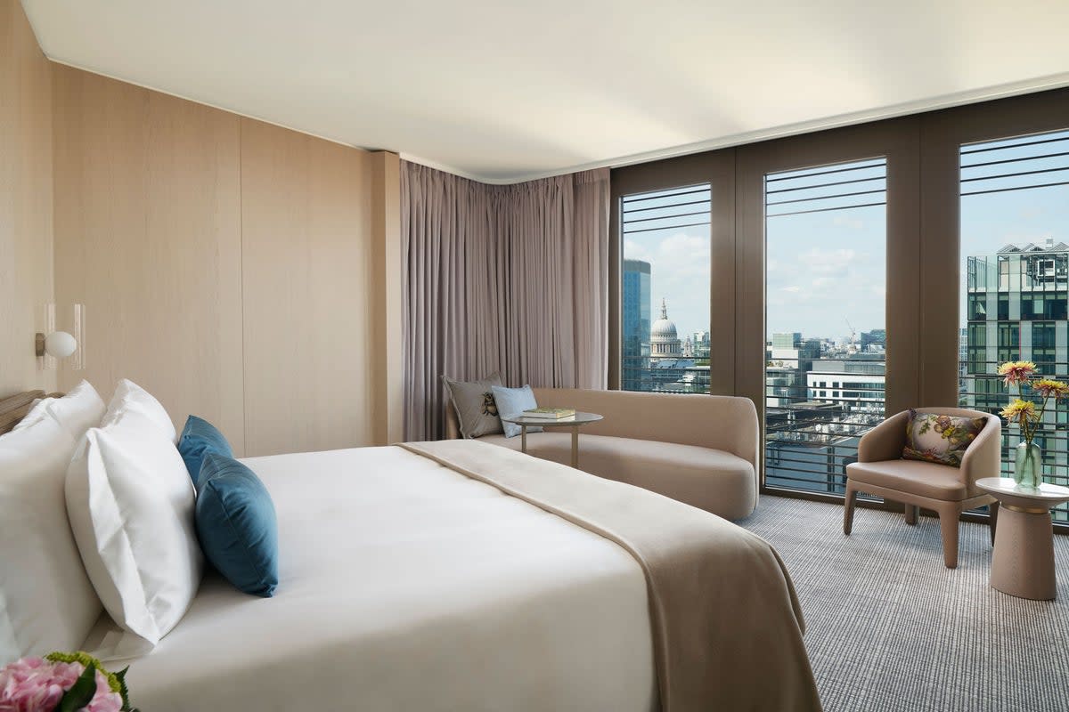 Treat your dog to some spectacular city views at this luxury hotel (Pan Pacific)