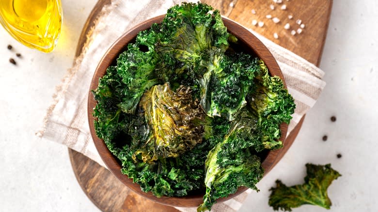 Kale chips in bowl