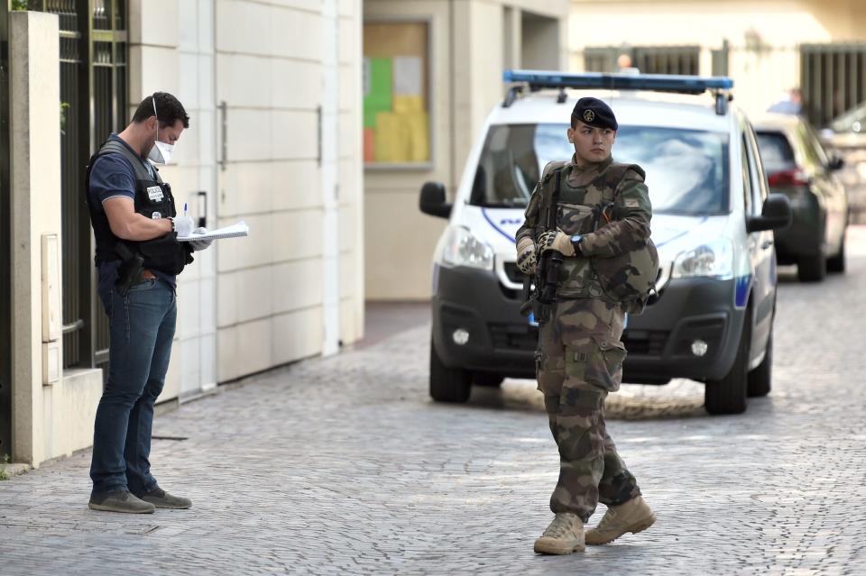 Car attack on soldiers in Paris suburb