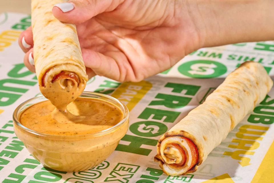 <p>Subway</p> Subway New Footlong Dippers