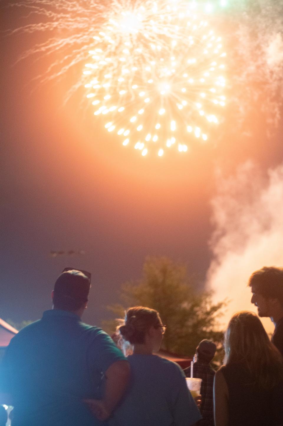 Fireworks, food, firemen’s foam Sumner County Independence Day events