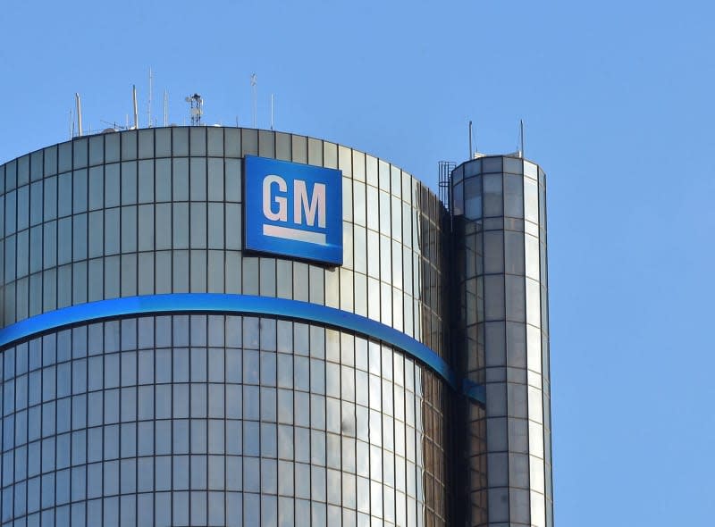 The logo of US car-maker General Motors pictured at the group's headquarters. Uli Deck/dpa