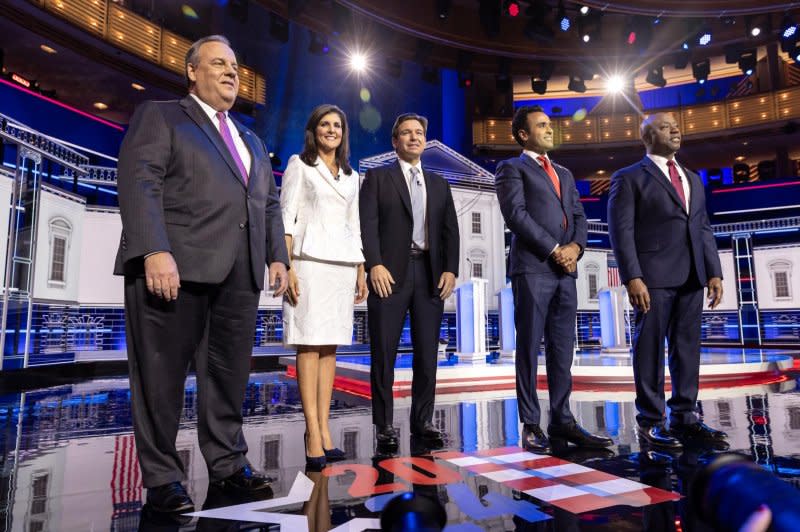 Former New Jersey Gov.Chris Christie (L to R), former South Carolina Gov. Nikki Haley, Florida Gov. Ron DeSantis, entrepreneur Vivek Ramaswamy and South Carolina Sen. Tim Scott pose on stage prior to the Republican primary debate at the Adrienne Arsht Center for the Performing Arts of Miami-Dade County in Miami, on Wednesday. Photo by Cristobal Herrera-Ulashkevich/EPA-EFE