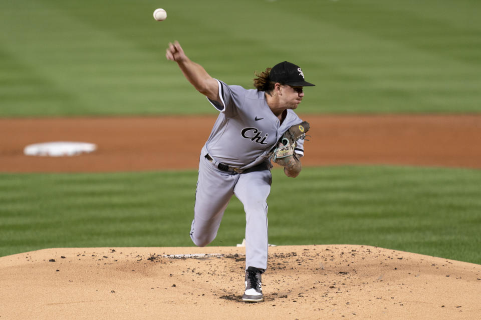 Chicago White Sox starting pitcher Mike Clevinger delivers during the first inning of a baseball game against the Washington Nationals, Monday, Sept. 18, 2023, in Washington. (AP Photo/Stephanie Scarbrough)