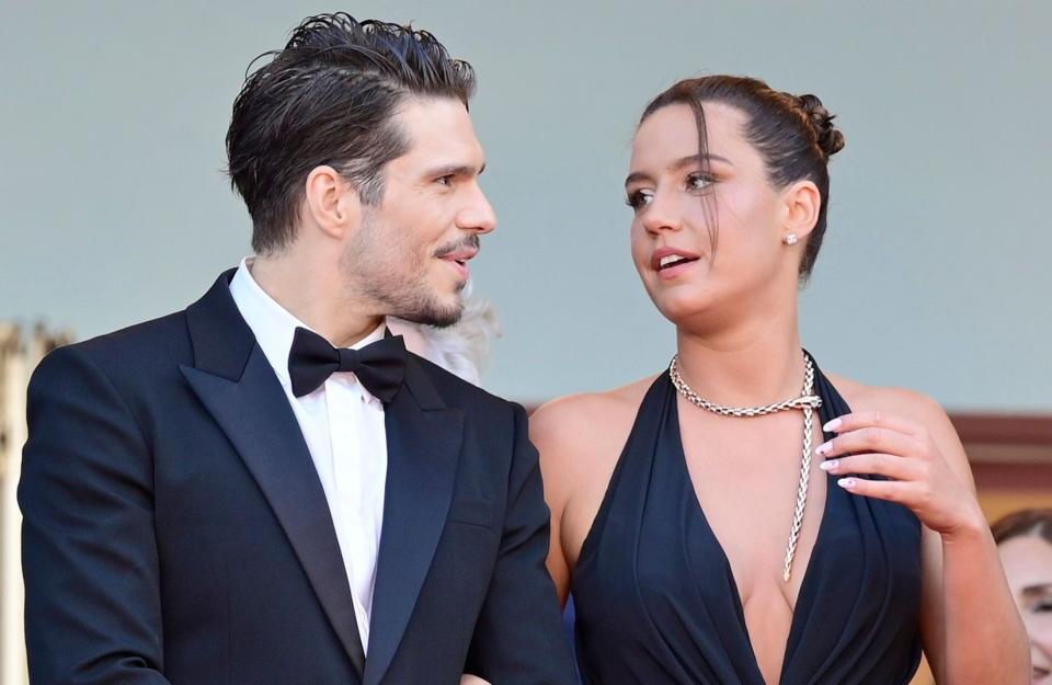 Cannes 2024 : Adèle Exarchopoulos et François Civil, duo glamour sur le tapis rouge de « L’Amour ouf »