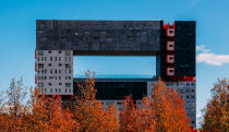 La zona abierta en mitad de este edificio residencial situado al norte de Madrid es la que le da su nombre. Diseñado por el estudio de arquitectura neerlandés MVRDV en colaboración con la arquitecta Blanca Lleó, tiene 21 plantas y mide 63,4 metros. (Foto: Getty Images).