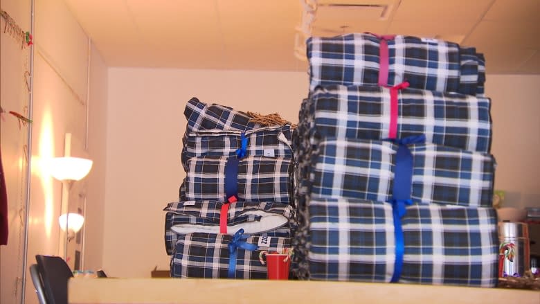 Montreal's homeless warm up with donated blankets