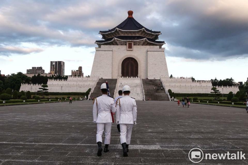 中正紀念堂三軍儀隊。   圖：張良一/攝