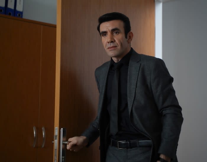 Mehmet Yılmaz Ak, protagonista de Secretos de familia, abandona la serie por motivos de salud