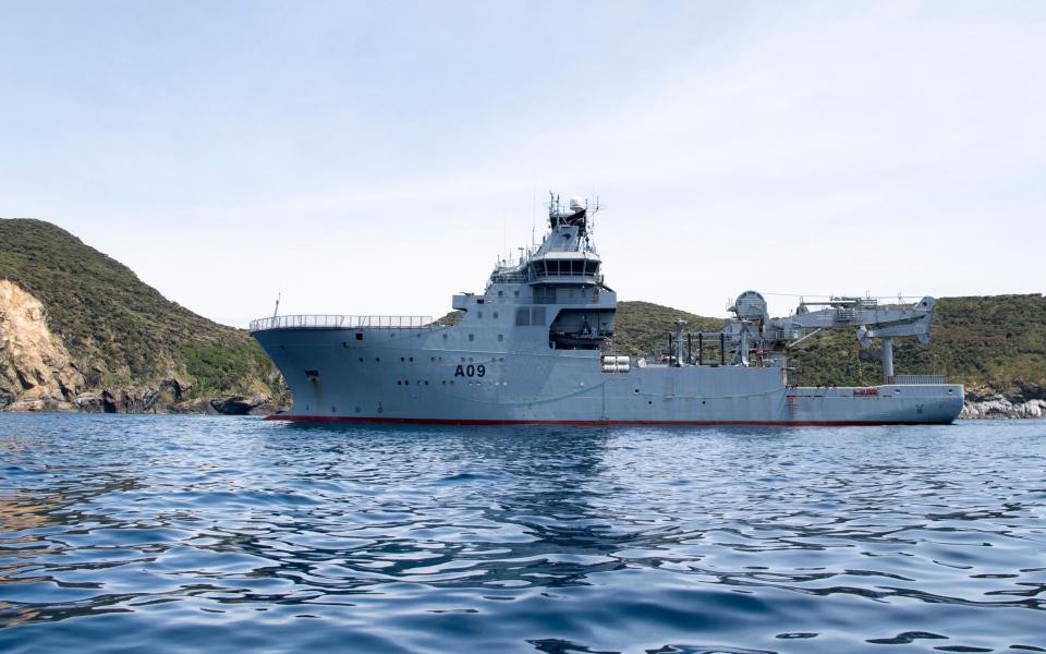 Manawanui was a hydrographic and salvage vessel based at Devonport Naval Base in Auckland