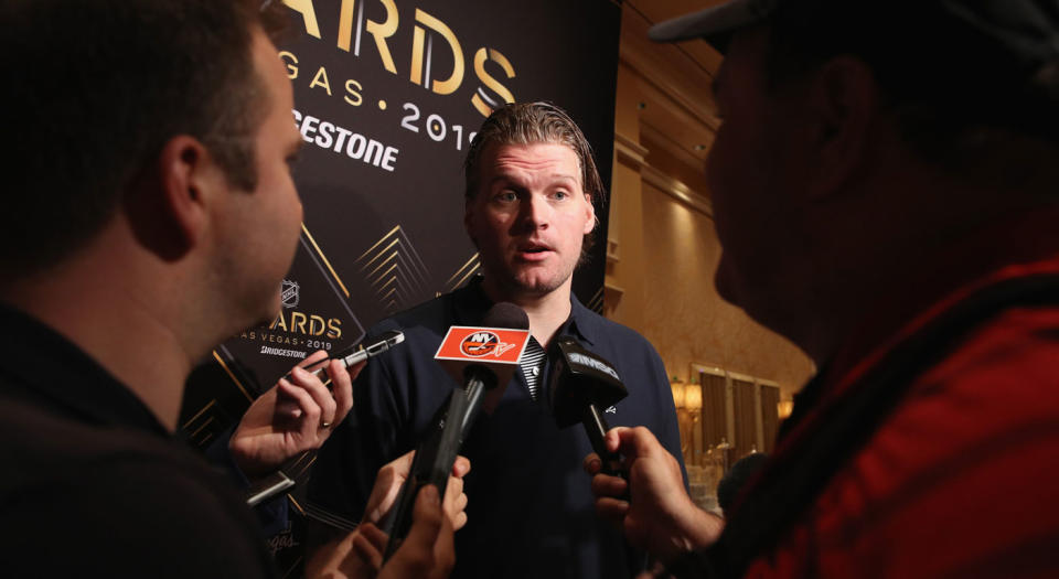 Robin Lehner is expected to win the Masterton Trophy. (Getty)