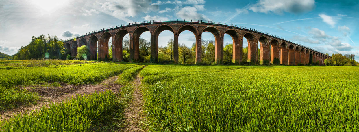 The Cotswolds Line soars over the Ledbury viaduct (Getty Images)