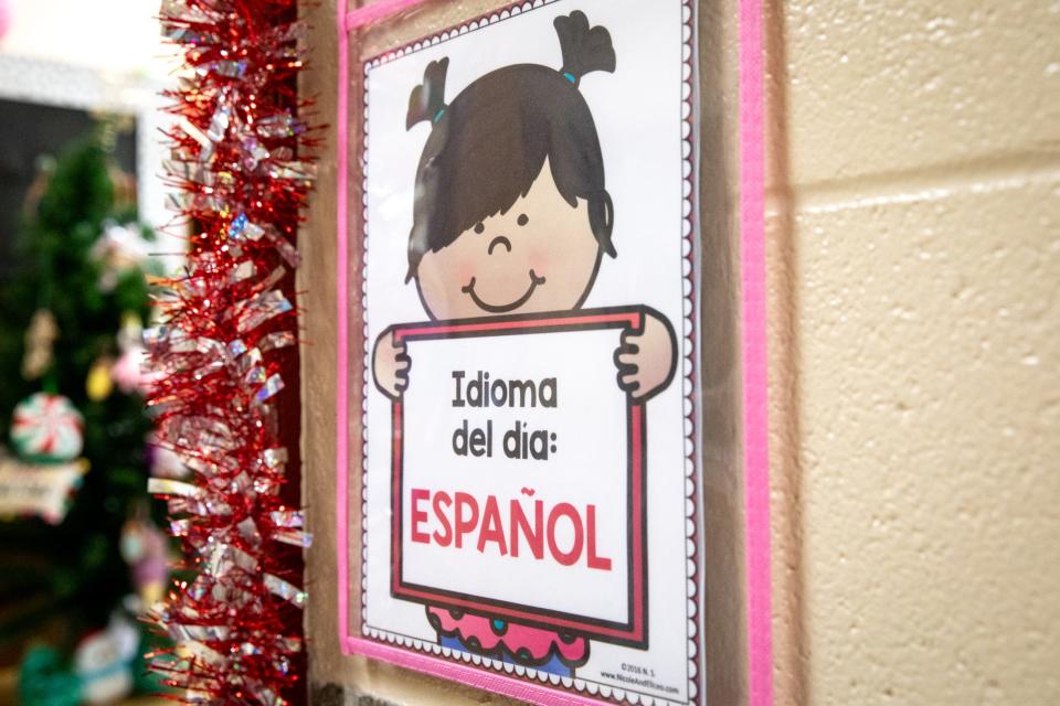A sign indicating Spanish as the language of the day hangs outside of a classroom, Dec. 8, 2023, in Corpus Christi. Tuloso-Midway Primary School dual language kindergarten and first-grade students learn in Spanish on Mondays, Wednesdays and Fridays.