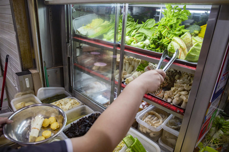 Yuhua Market & Hawker Centre - Picking ingredients