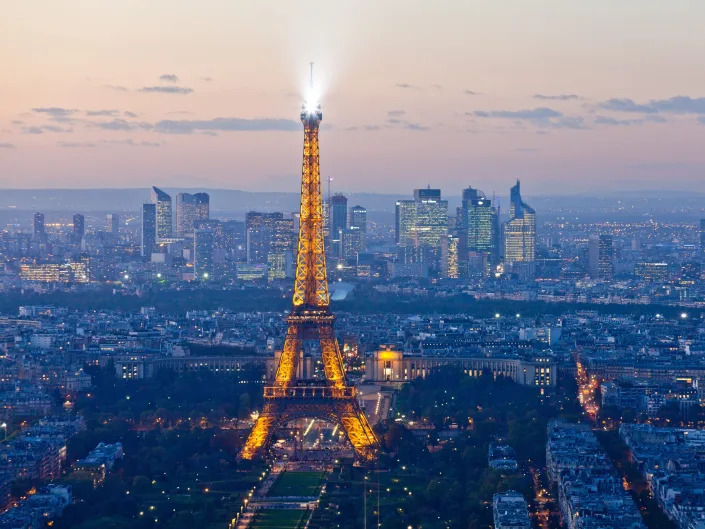 Paris skyline