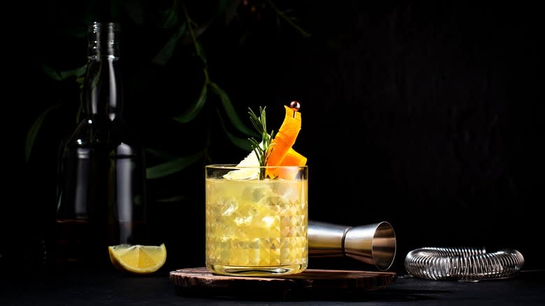 Penicillin cocktail with orange peel 