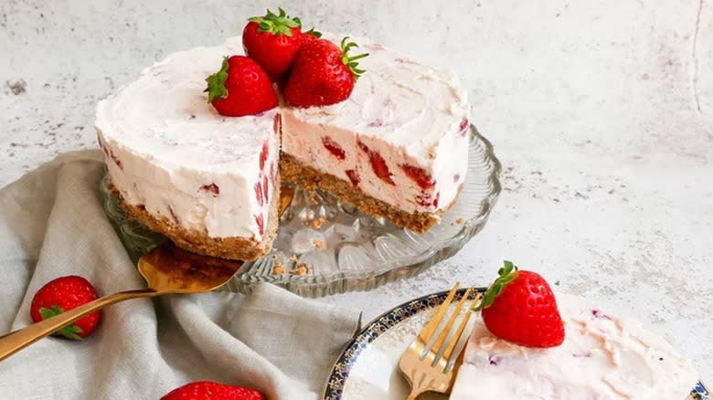 refrigerated strawberry cheesecake