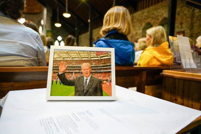 Micheal O Muircheartaigh funeral