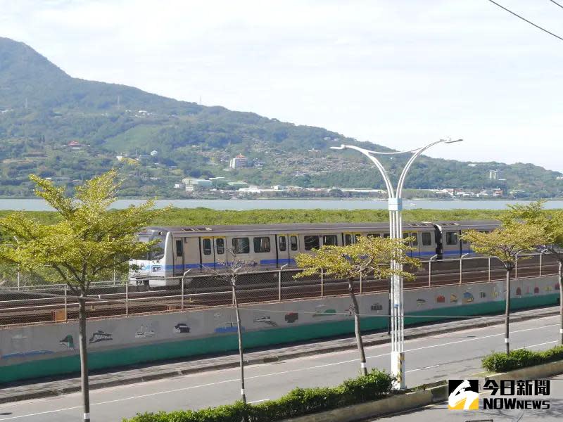 ▲淡北道路將從捷運淡水線外側淡水河北側沿河平面興建，提升淡水聯外交通便利性。（圖 ／記者吳嘉億攝，2024.01.29）