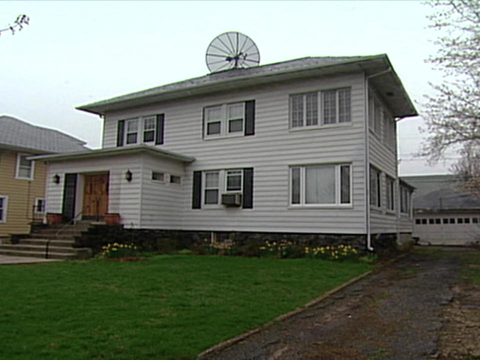 3504 Edgewood Road didn't have a satellite dish on the roof back in the 1940s. 