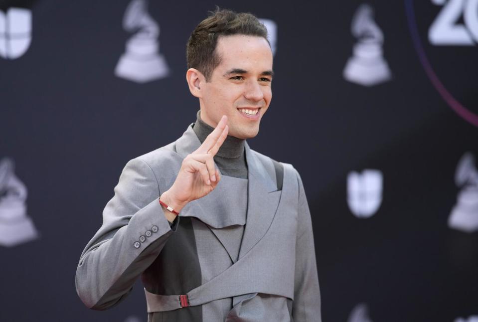 Edgar Barrera cuando llegaba a la alfombra roja de la edición