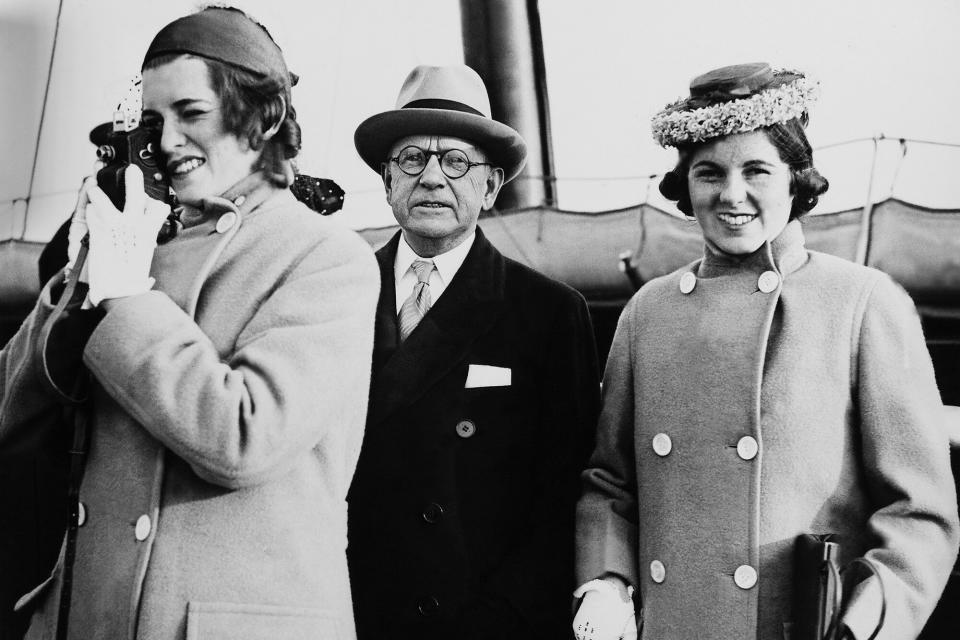 Rosemary And Eunice Kennedy With Edward Moore On Arrival At Plymouth In 1938