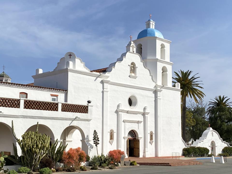 Founded in 1798, Mission San Luis Rey was the most prosperous of the California missions. An architectural gem, the church is unique because of its wooden cupola and dome. An exterior corridor with 32 Roman arches spans the front of the friary.