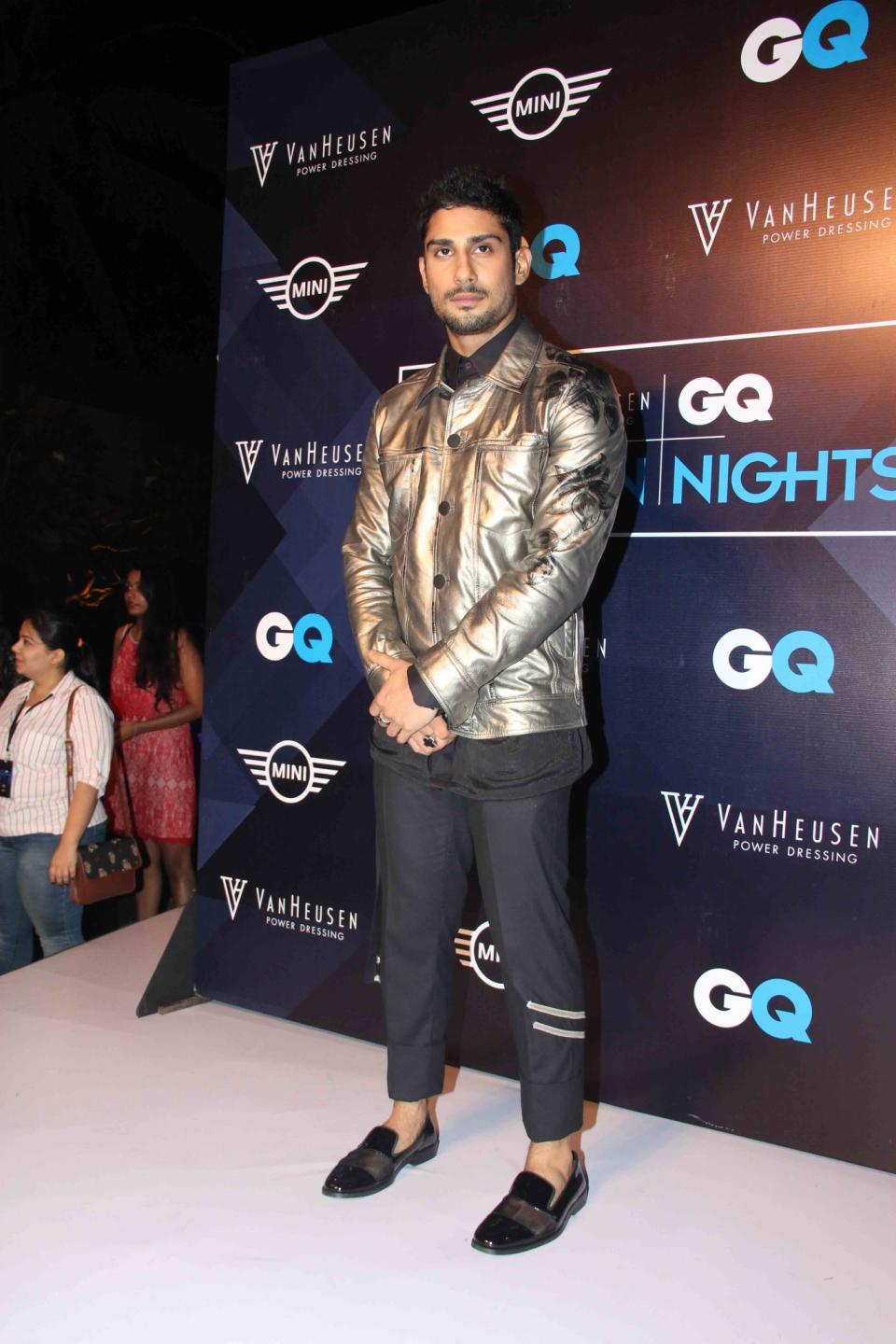 Bollywood meets fashion at 'Van Heusen and GQ Fashion Nights 2016' finale