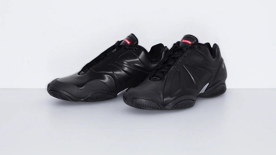 The Supreme x Nike Courtposite in black
