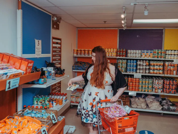 With the cost of living outpacing her pay, Tamela Clover has begun relying on a food pantry in Portland, Oregon. (Ivan McClellan/The New York Times)
