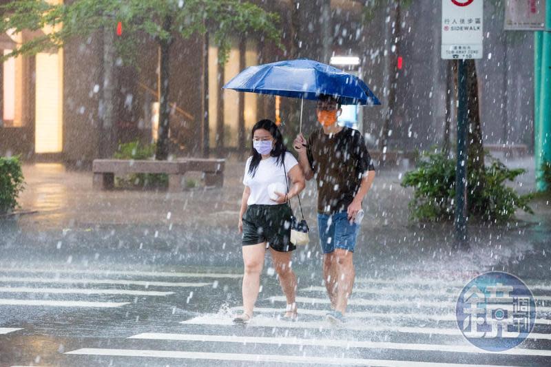 受鋒面影響，中央氣象局今晨對15縣市發布大雨特報。（示意圖，本刊資料照）