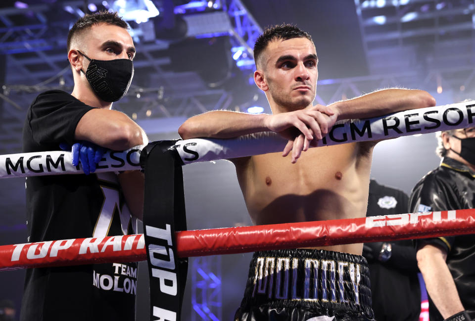 LAS VEGAS, NV - NOVEMBER 14: Andrew Moloney and Jason Moloney await decision after fight with Joshua Franco for the WBA super flyweight title at the MGM Grand Conference Center on November 14, 2020 in Las Vegas, Nevada. (Photo by Mikey Williams/Top Rank Inc via Getty Images)