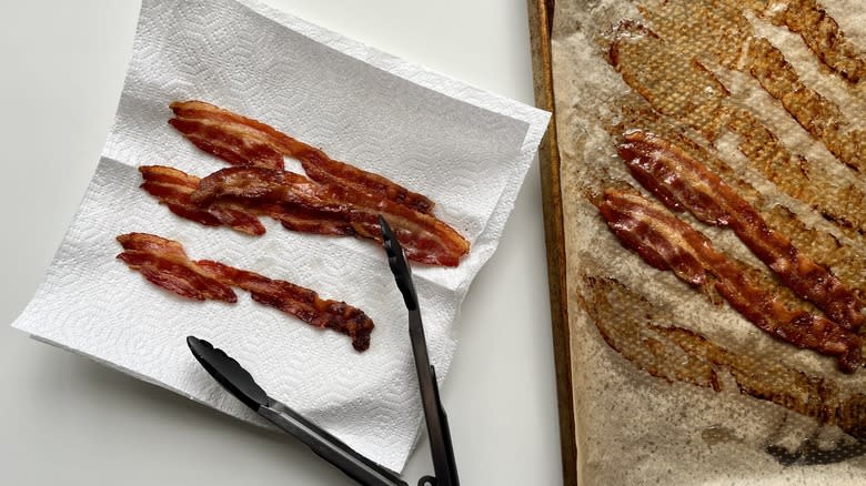 bacon slices on paper towel