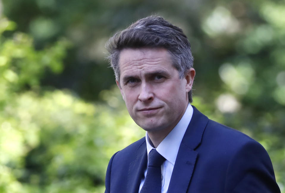 Britain's Education Secretary Gavin Williamson arrives in Downing Street in central London on May 1, 2020. - Britain is "past the peak" of its coronavirus outbreak, Prime Minister Boris Johnson said Thursday, despite recording another 674 deaths in the last 24 hours, taking the toll to 26,711. (Photo by Tolga AKMEN / AFP) (Photo by TOLGA AKMEN/AFP via Getty Images)