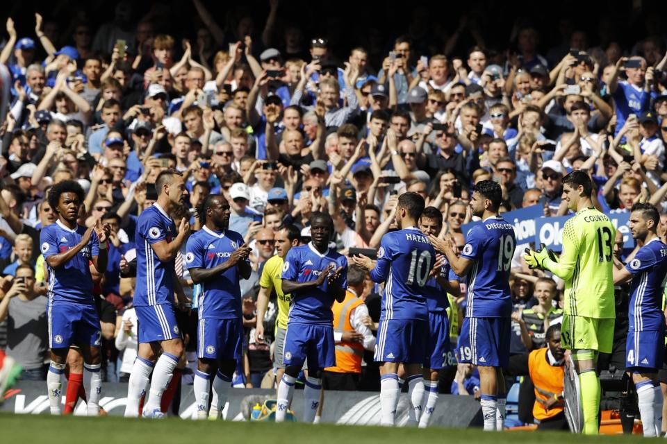 <p>Britain Football Soccer – Chelsea v Sunderland – Premier League – Stamford Bridge – 21/5/17 Chelsea’s John Terry is given a guard of honour as he walks off to be substituted in his final appearance for the club Reuters / Eddie Keogh Livepic </p>