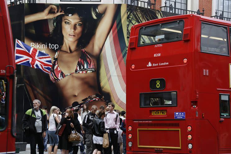 Bien entendu, les gens se souviennent des publicités sexy, mais cela ne les pousse pas nécessairement à acheter le produit. (Photo : Getty Images)