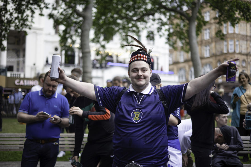  Scotland Football fans are seen before the match.
Football fans supporting Scotland arrived in London today prior to the UEFA football match between England and Scotland at Wembley tomorrow. Supporters are seen in various locations in London and most of them are heavily drunk. (Photo by Hesther Ng / SOPA Images/Sipa USA) 